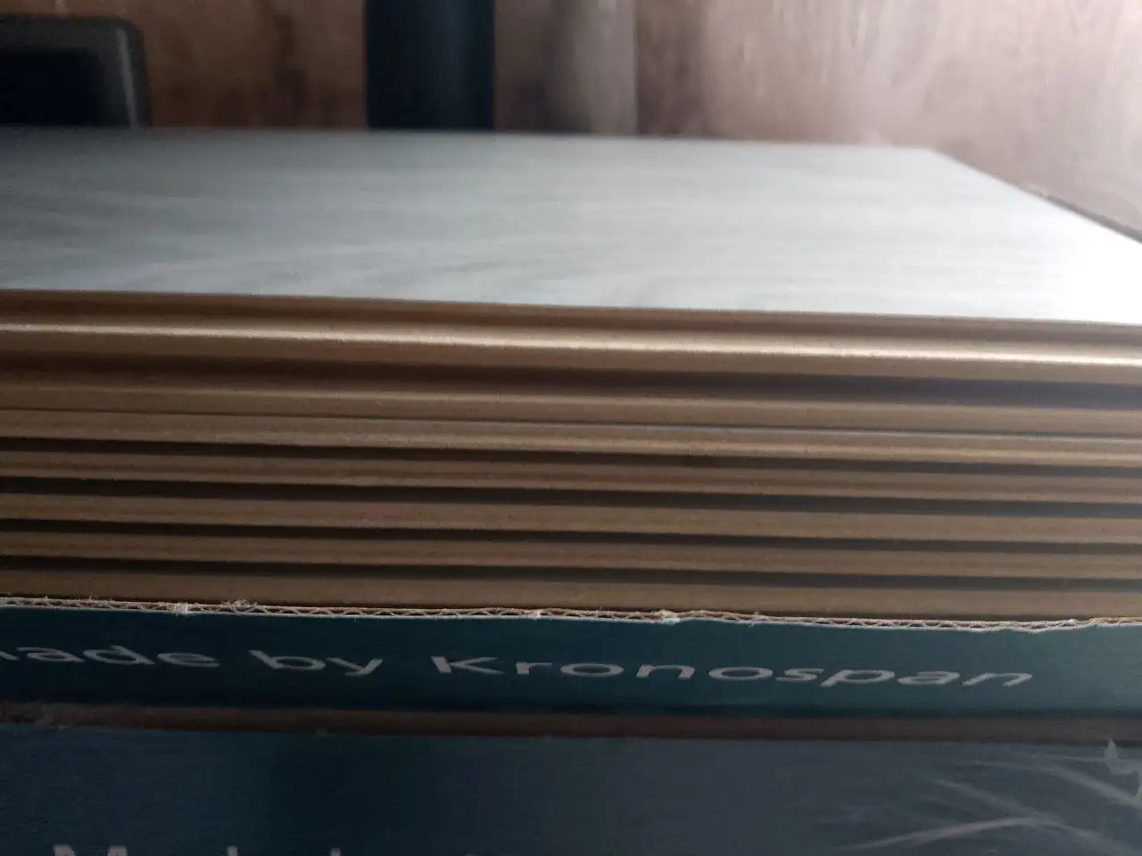 Продам новый ламинат на 18 квадратов - Напольные покрытия (Для дома и дачи) в Владивосток