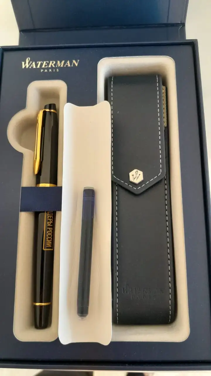 Продажа перьевой ручки Waterman с чехлом в подарочной коробке - Коллекционирование (Хобби и отдых) в Владивосток