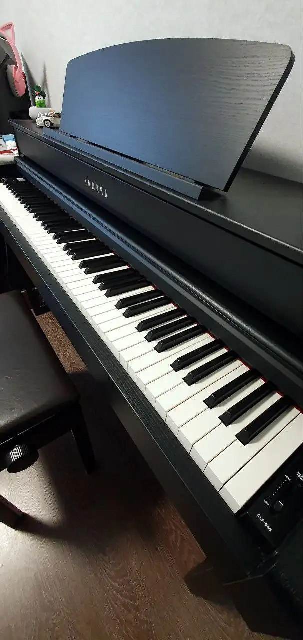 Цифровое пианино Yamaha CLP-645 - Музыкальные инструменты (Хобби и отдых) в Владивосток