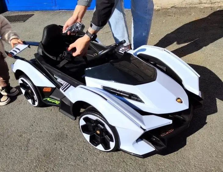 Продажа детского электрокара на пульте управления - Товары для детей в Владивосток