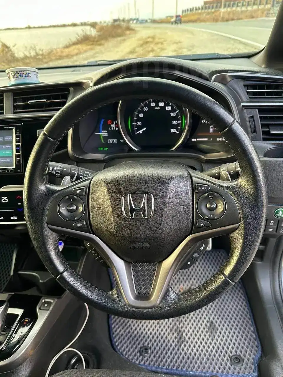 Продам Honda Fit 2018 год гибрид - Легковые автомобили (Авто) в Владивосток