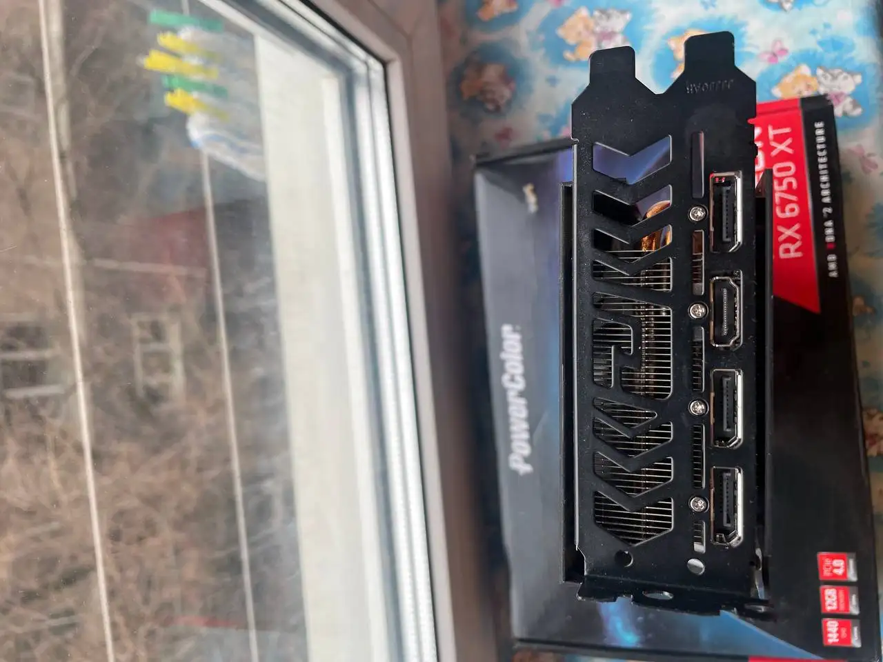 Продам видеокарту RX 6750 XT 12 ГБ на гарантии - Компьютерные комплектующие (Электроника) в Владивосток