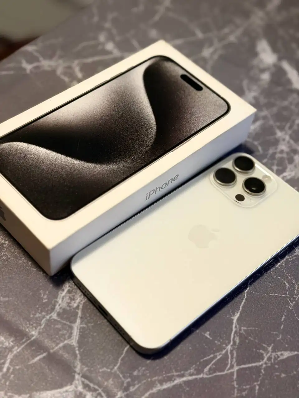 Продам iPhone 15 Pro Max 256 ГБ - Смартфоны и телефоны (Электроника) в Владивосток