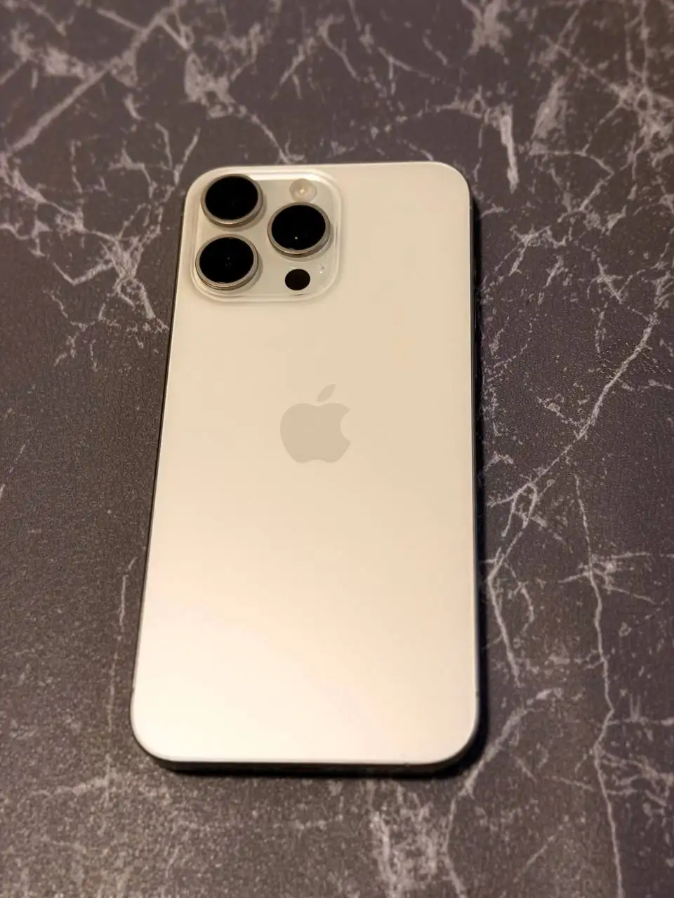 Продам iPhone 15 Pro Max 256 ГБ - Смартфоны и телефоны (Электроника) в Владивосток