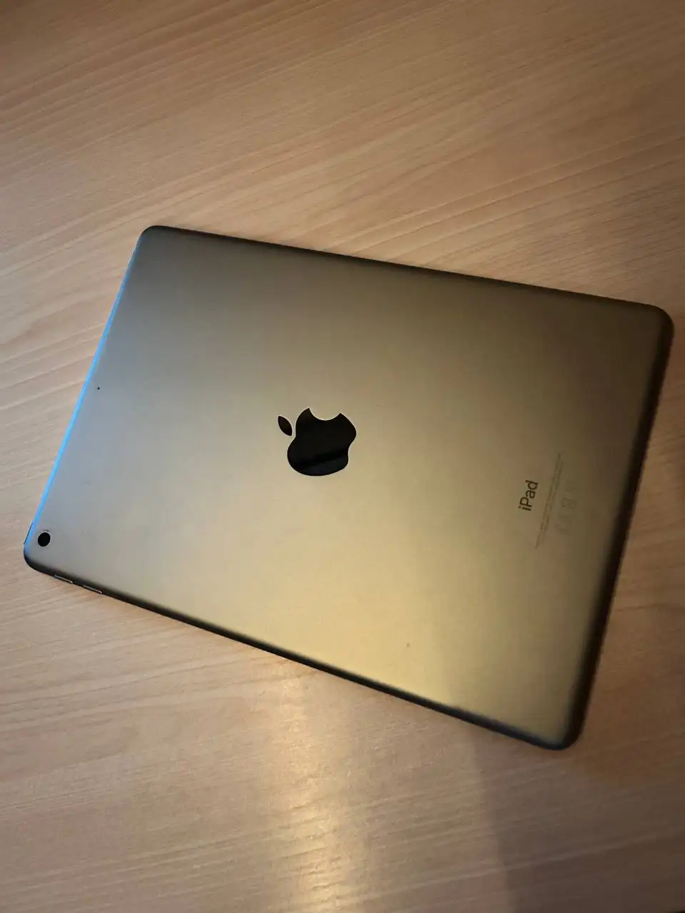 Продается iPad 6-го поколения 2018 года - Планшеты (Электроника) в Владивосток