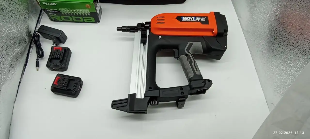 Продажа монтажного пистолета MOYI с комплектом - Оборудование в Владивосток