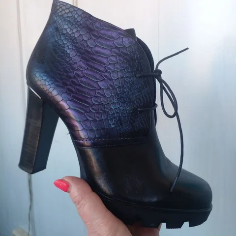 Продажа новых ботиков на весну размер 39-40 - Обувь в Владивосток