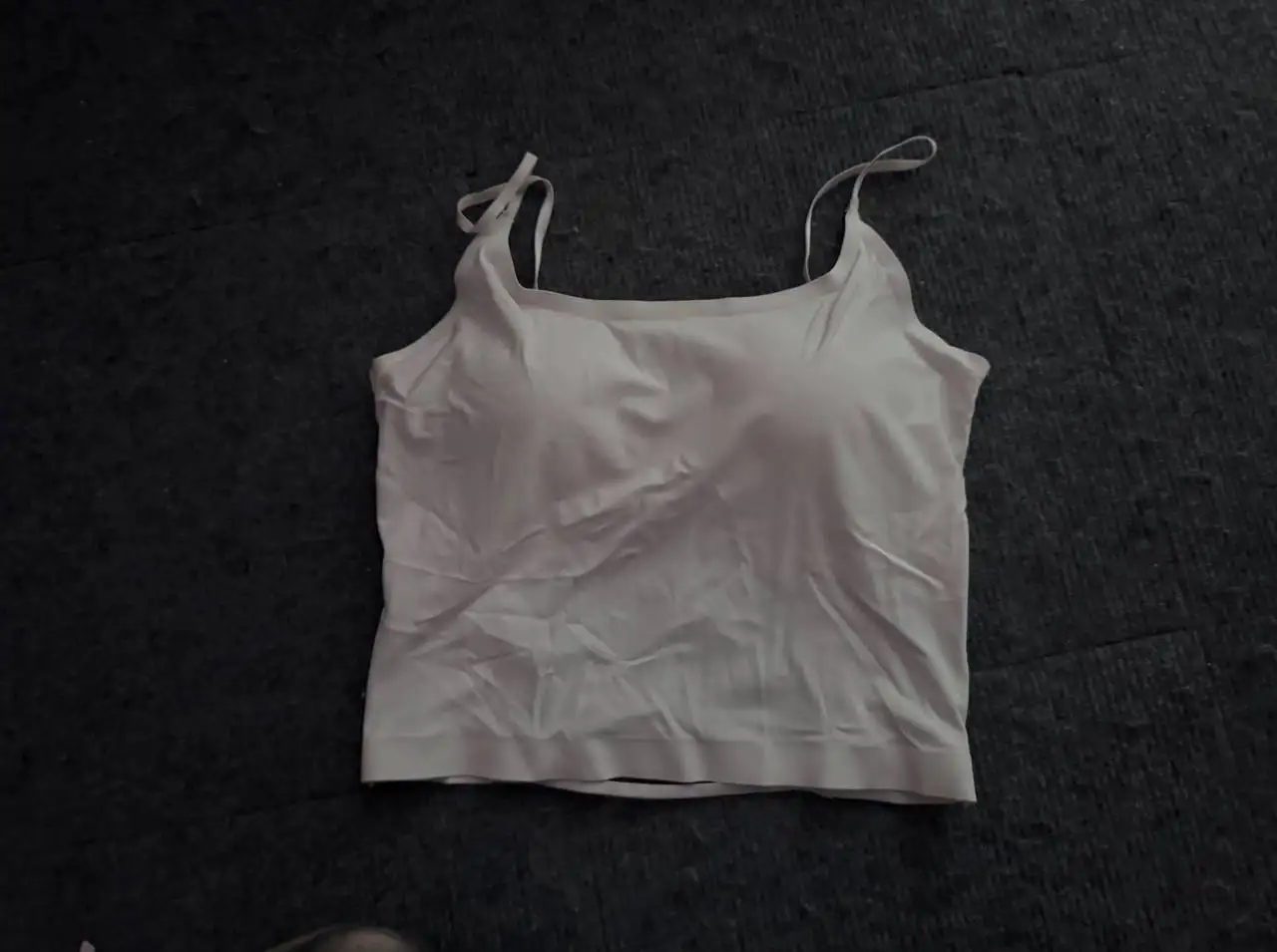 Топы, платье, массажер, духи для обмена - Барахолка в Владивосток