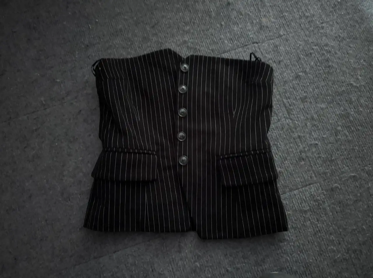 Топы, платье, массажер, духи для обмена - Барахолка в Владивосток