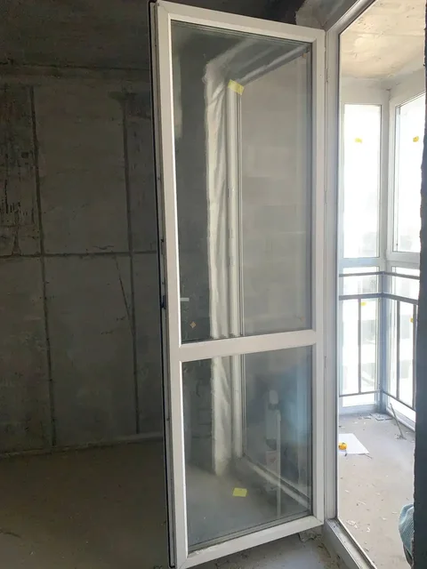 Продам балконную дверь - Игры в Владивосток