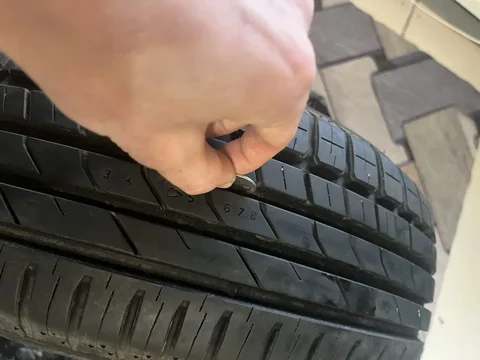 Комплект летних шин 185/65/15 с износом до 5% - Автотовары в Владивосток