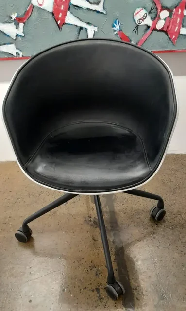 Продам стулья б/у во Владивостоке - Садово-огородная техника в Владивосток