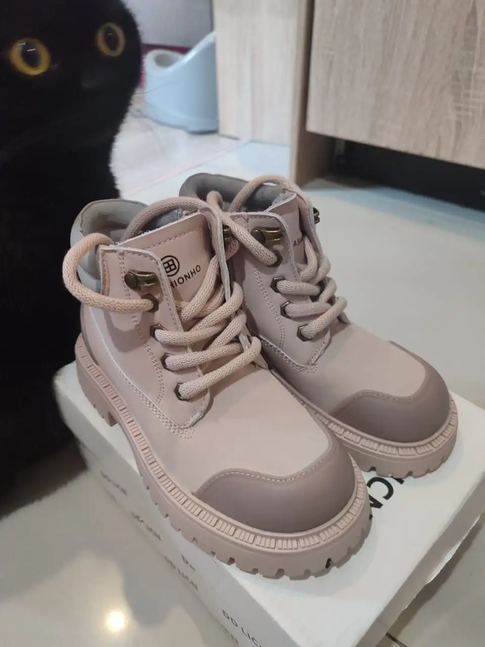 Продажа новых ботинок весна-осень - Обувь (Одежда) в Владивосток