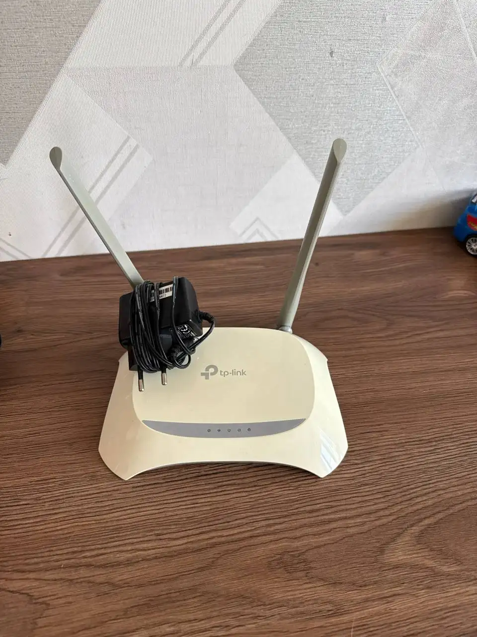 Продам роутер TP-Link TL-WR840n - Сетевое оборудование (Электроника) в Владивосток