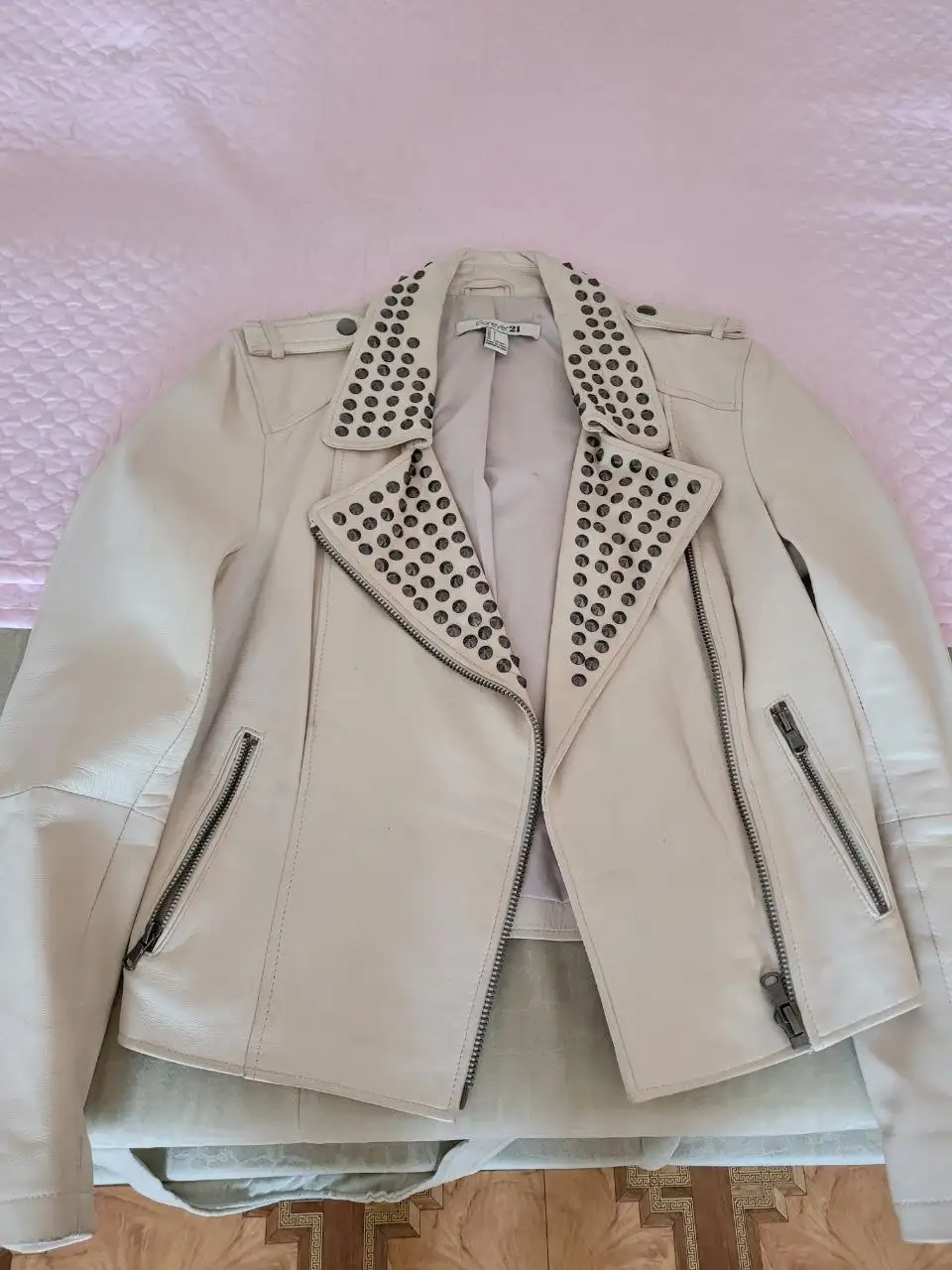 Куртка женская Forever 21 кожаная - Верхняя одежда (Одежда) в Владивосток