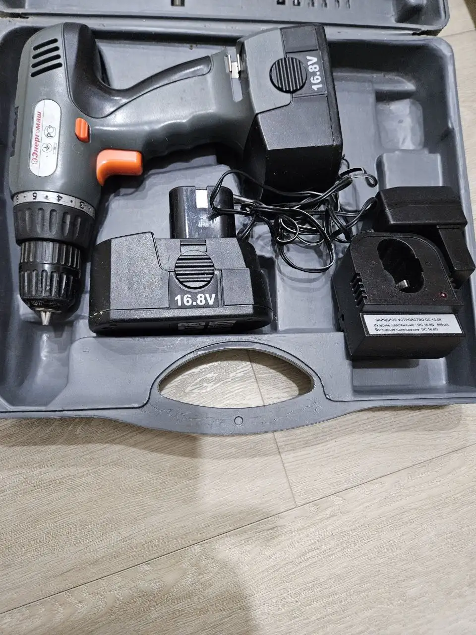 Шуруповерт ДШ-3016К с комплектацией - Электроинструменты (Электроника) в Владивосток