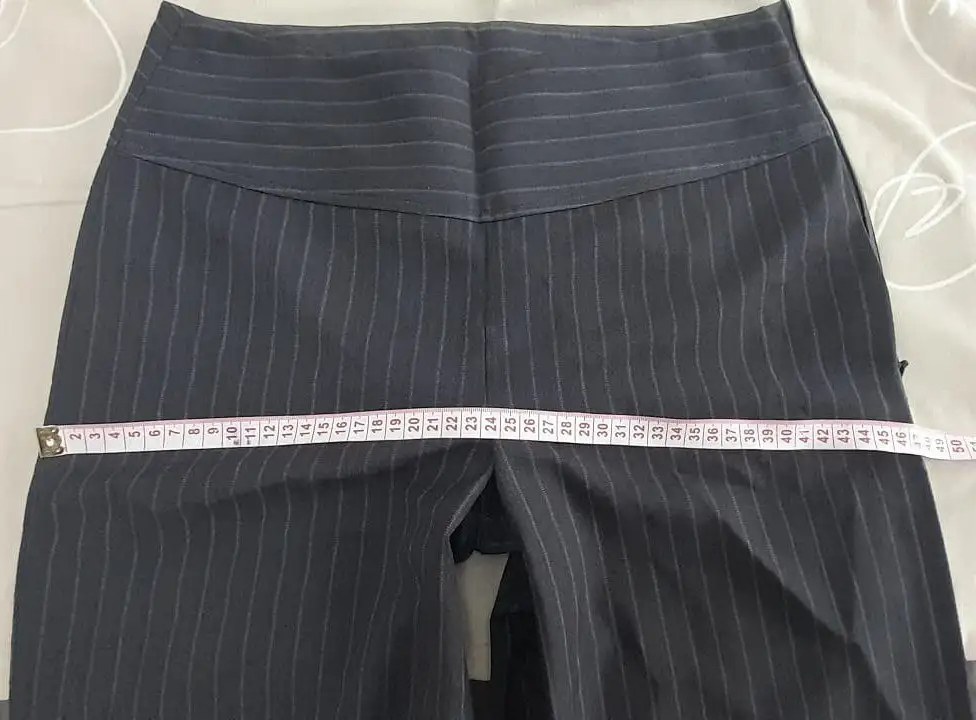 Классические брюки серого цвета в полоску - Мужская одежда (Одежда) в Владивосток