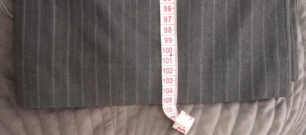 Классические брюки серого цвета в полоску - Мужская одежда (Одежда) в Владивосток