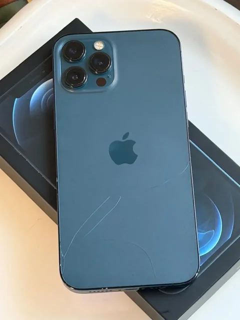 Продам айфон 12 про Макс 512 гб - Компьютерная техника в Владивосток