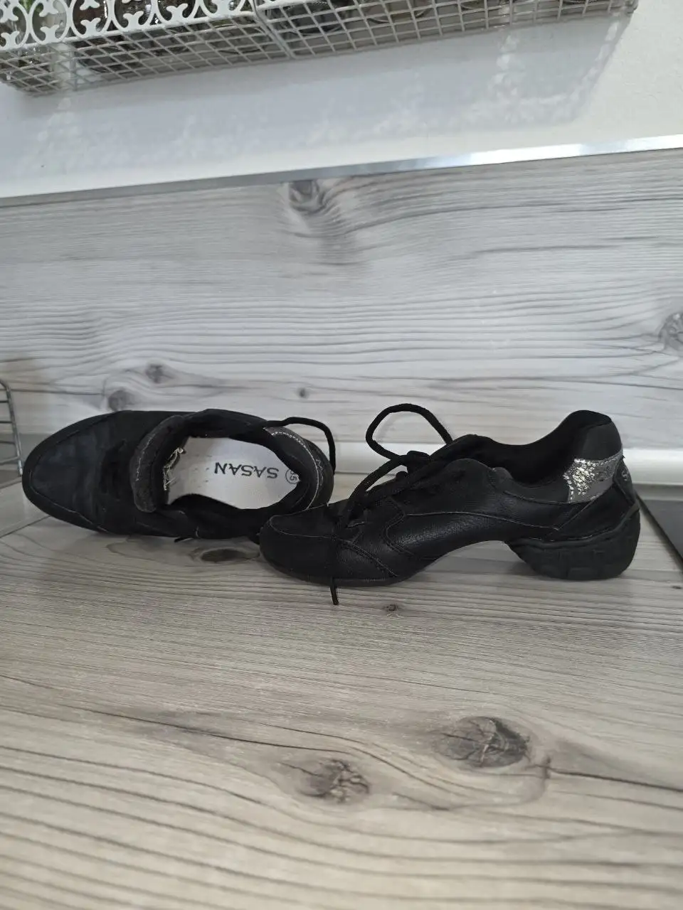 Кожаные кроссовки для танцев 35 размер - Обувь (Одежда) в Владивосток