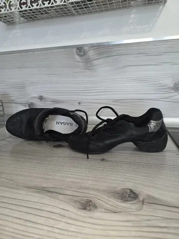 Кожаные кроссовки для танцев 35 размер - Военная одежда в Владивосток