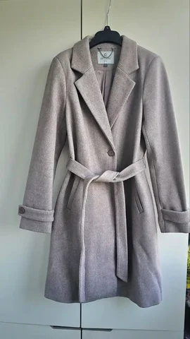 Женское пальто в отличном состоянии - Купальники в Владивосток