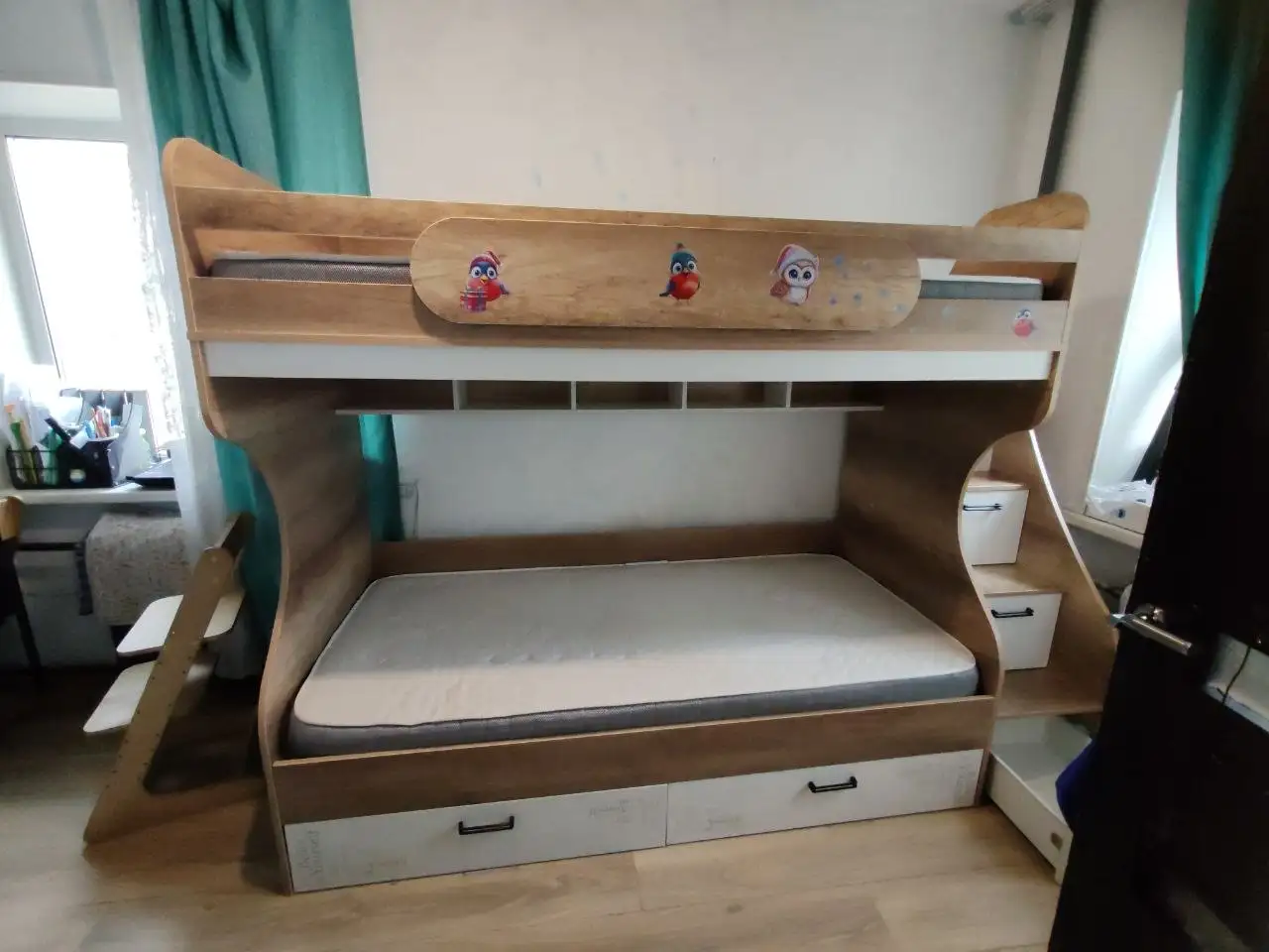 Двухъярусная кровать с двумя матрасами - Мебель (Для дома и дачи) в Владивосток