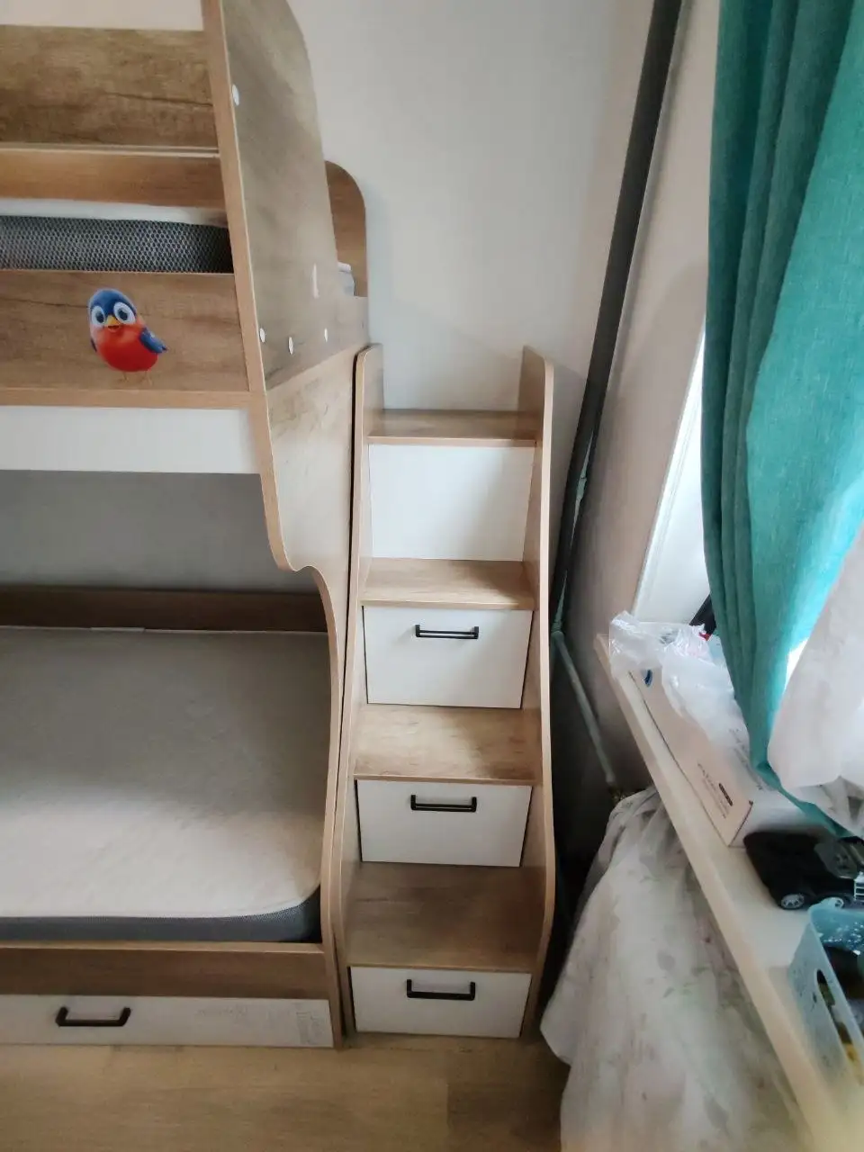 Двухъярусная кровать с двумя матрасами - Мебель (Для дома и дачи) в Владивосток