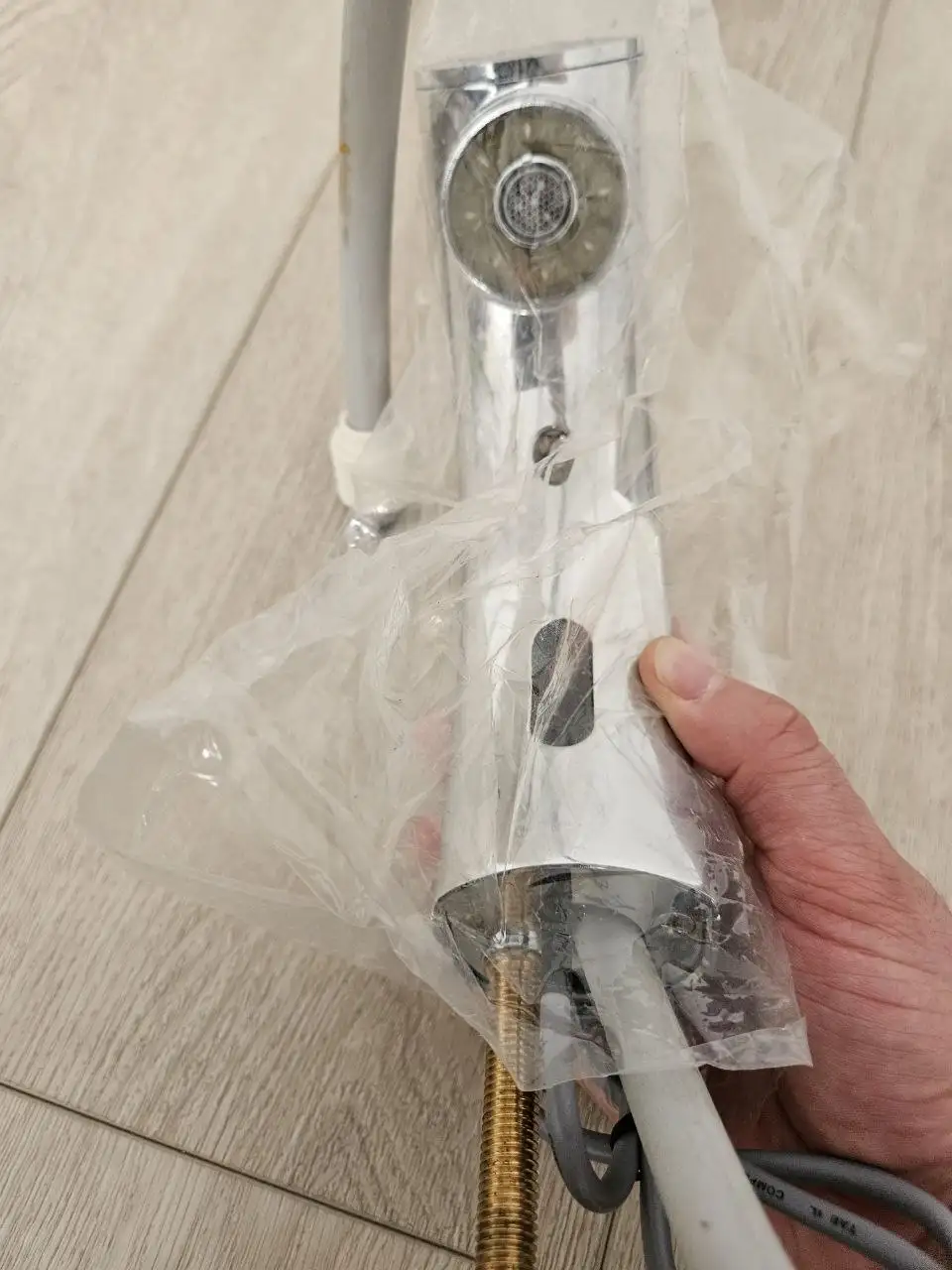 Смеситель сенсорный DAELIM FL-511E с блоком питания - Сантехника (Для дома и дачи) в Владивосток