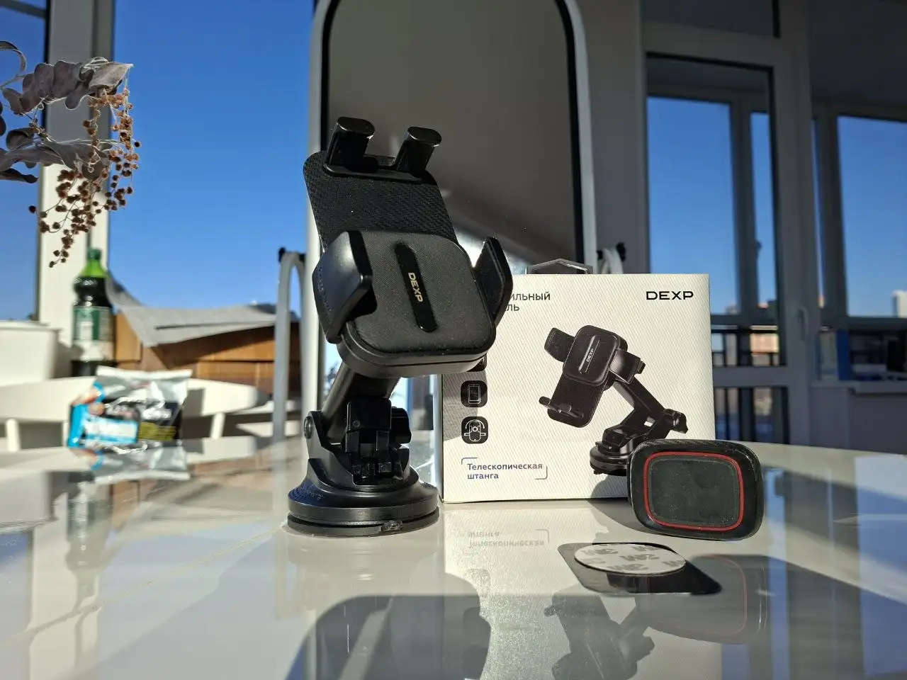 Держатель для телефона на присоске в машину, черный, б/у - Аксессуары (Авто) в Владивосток