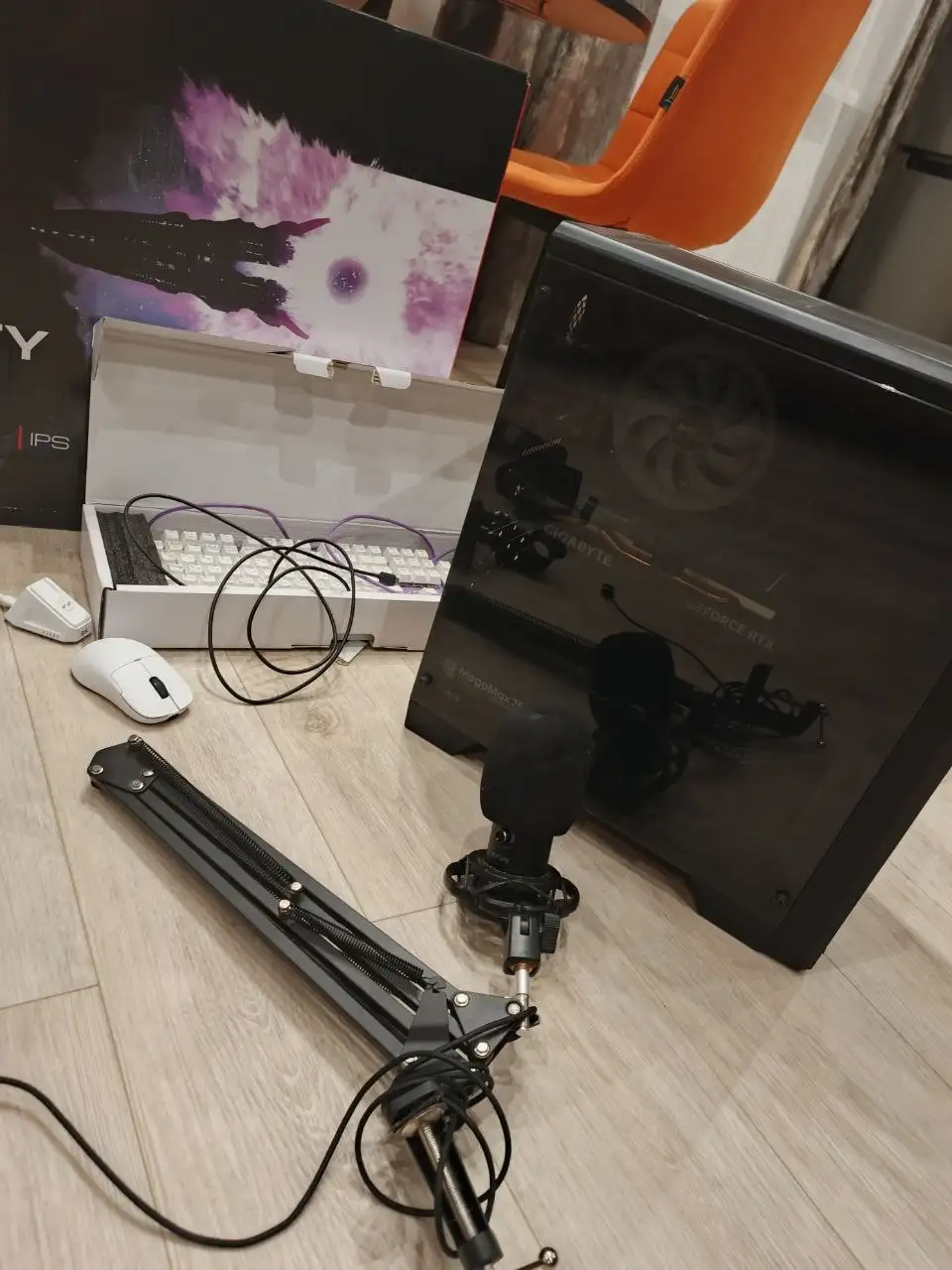 Мощный игровой комплект PC с двумя мониторами и периферией - Компьютерная техника (Электроника) в Владивосток