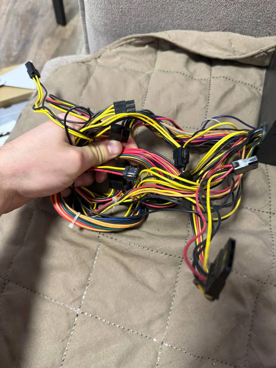 Продам блок питания AeroCool VX-550 - Компьютерные комплектующие (Электроника) в Владивосток