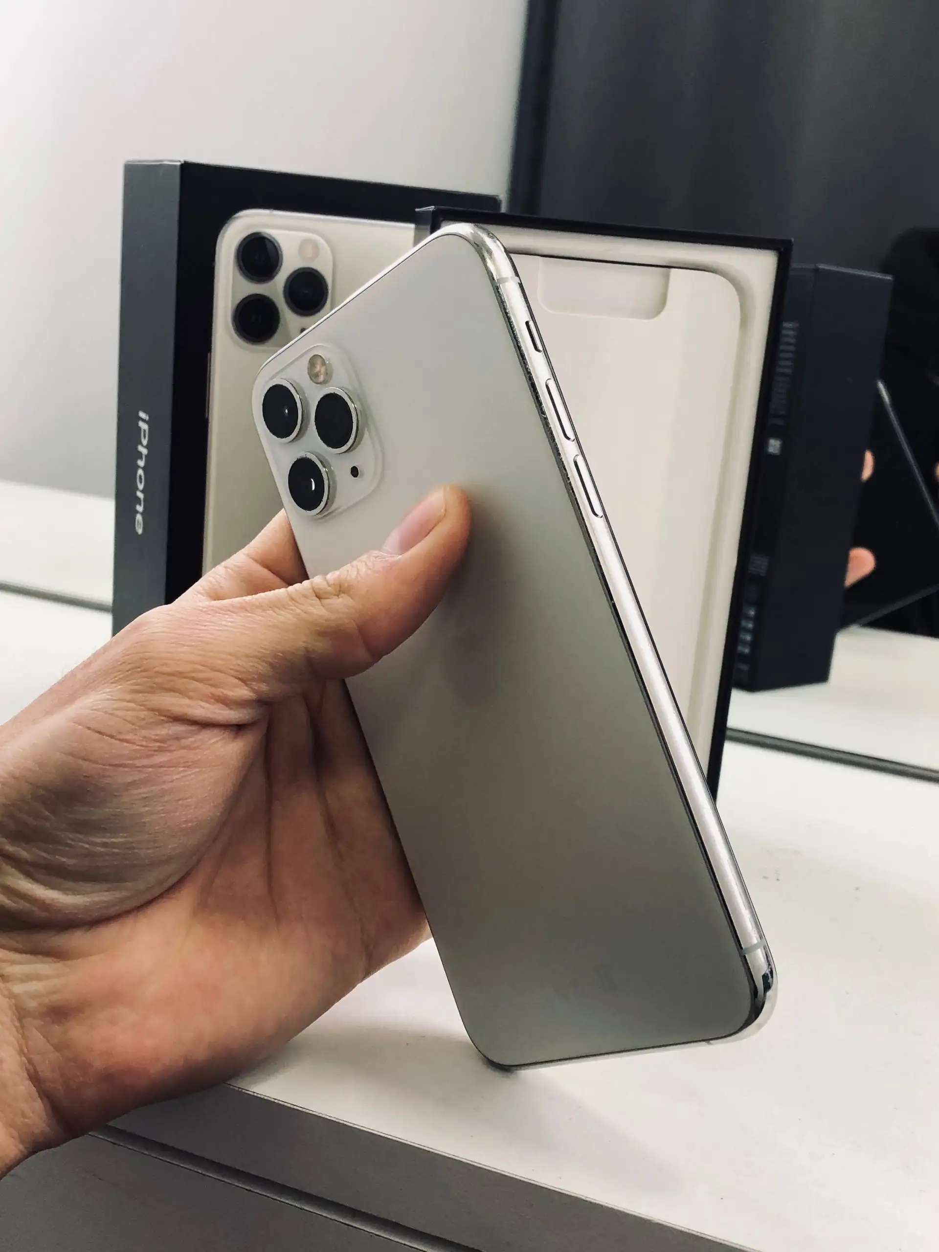 iPhone 11 Pro 256GB - Смартфоны (Электроника) в Владивосток