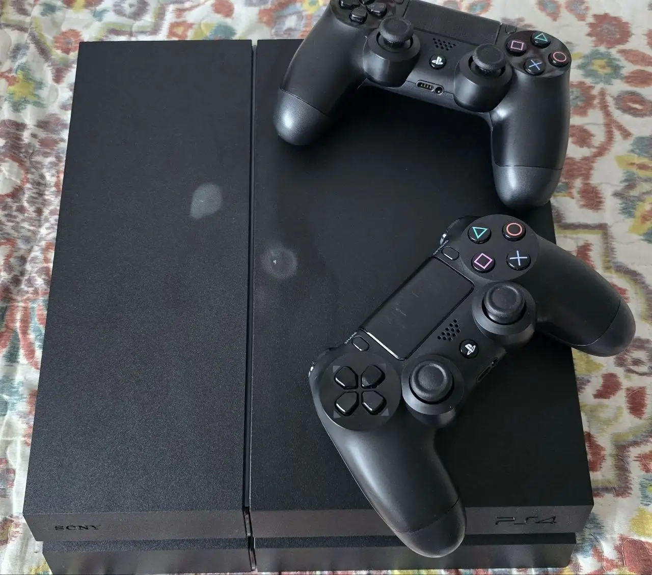 Продам Sony PlayStation 4 1TB - Игровые приставки (Электроника) в Владивосток