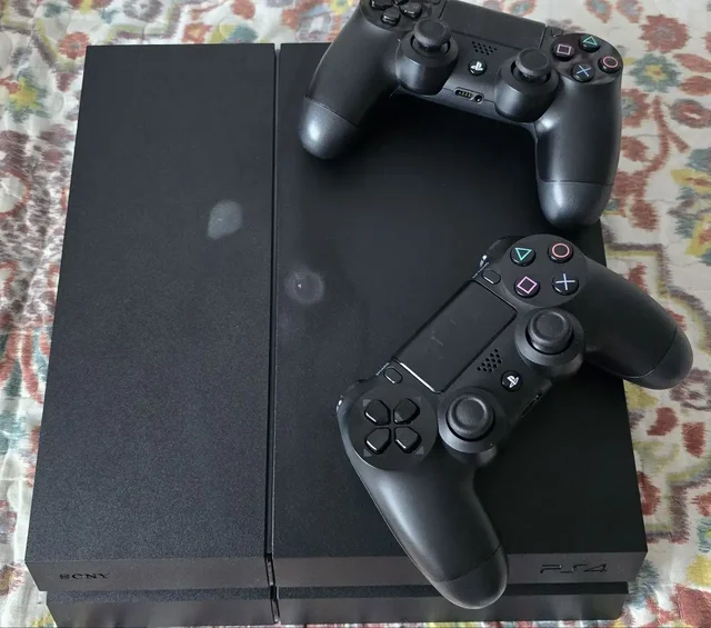 Продам Sony PlayStation 4 1TB - Сим-карты в Владивосток