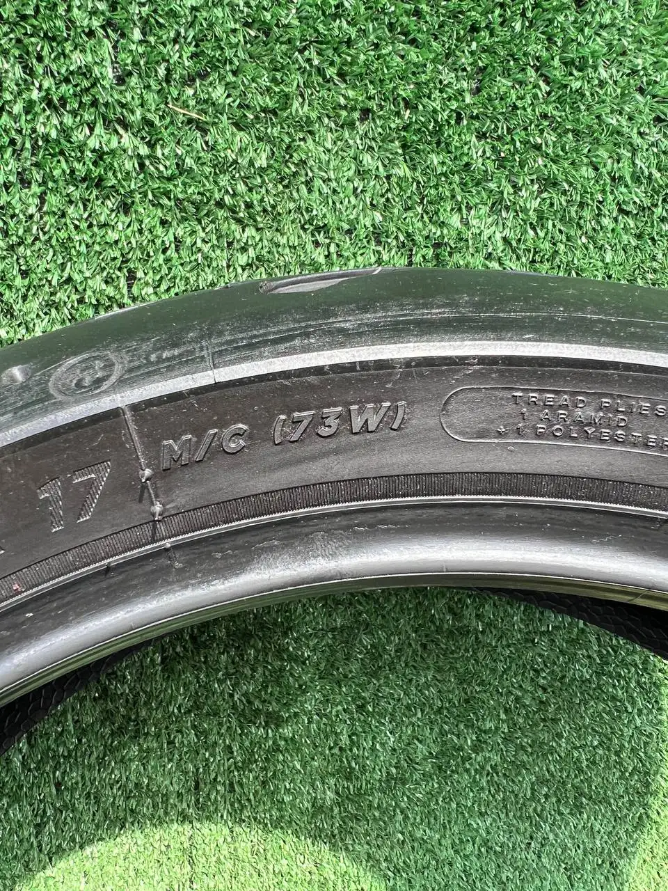 Продам мотошину Michelin ROAD 5 180/55 R 17 - Мотоциклетные шины (Авто) в Владивосток