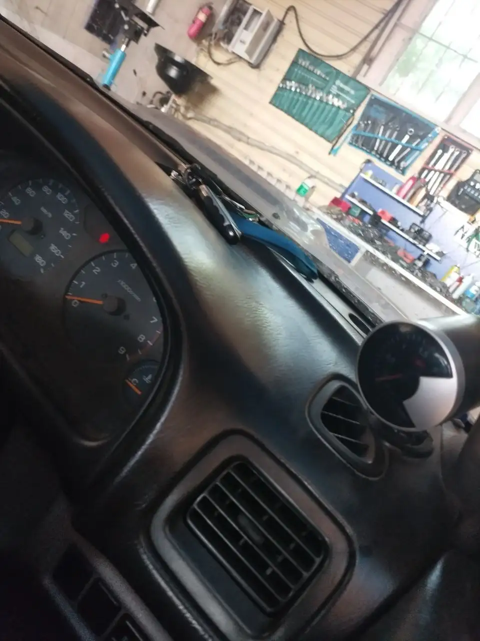 Продам автомобиль с гнилой задней частью - Авто в Владивосток