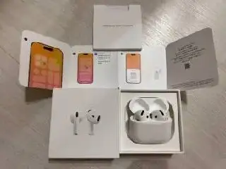 Продам оригинальные AirPods 4 без ANC - Наушники (Электроника) в Владивосток
