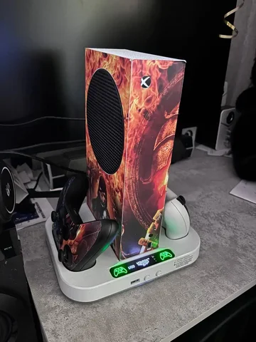 Xbox Series S 512GB с двумя геймпадами и подставкой - Блоки питания в Владивосток