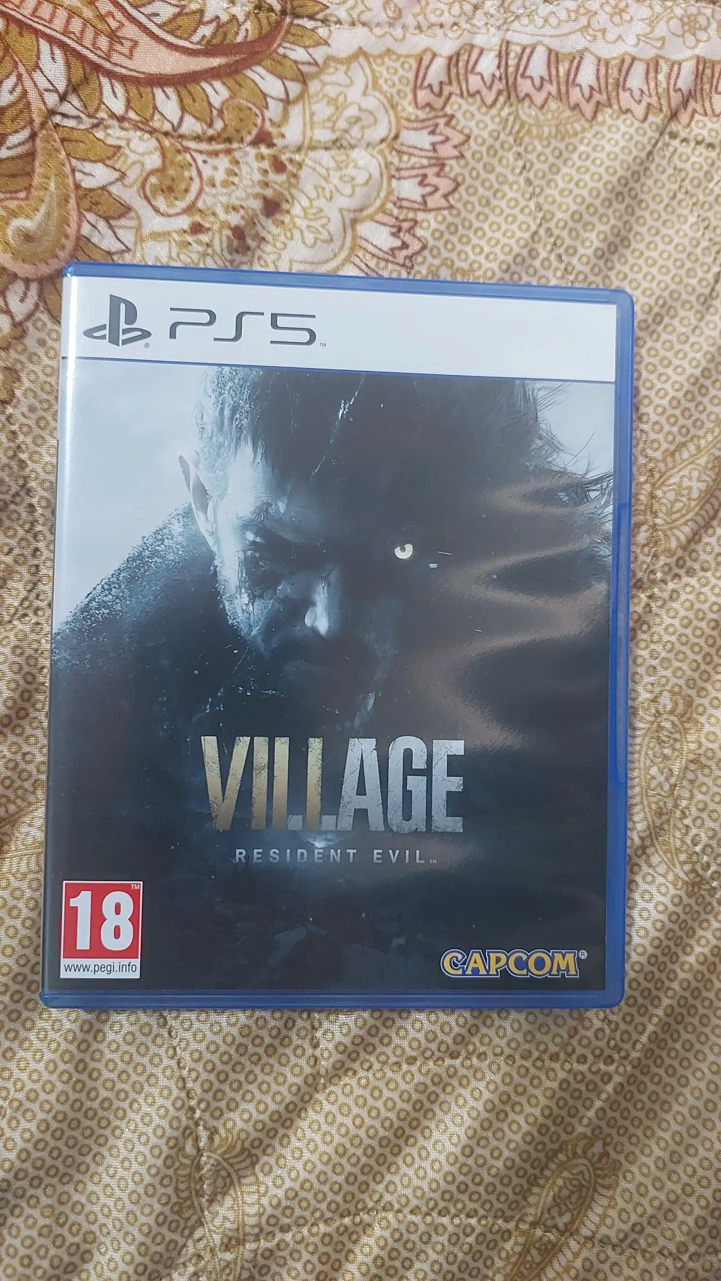 Продажа дисков PS5 Resident Evil 8 и GTA 5 - Игры и софт (Электроника) в Владивосток