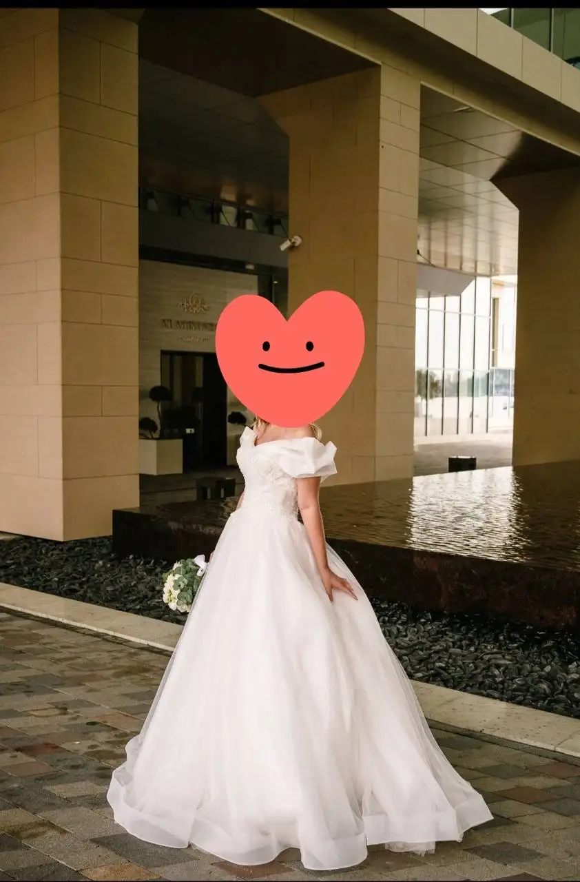 Свадебное платье на корсете с аксессуарами - Свадебные платья (Одежда) в Владивосток