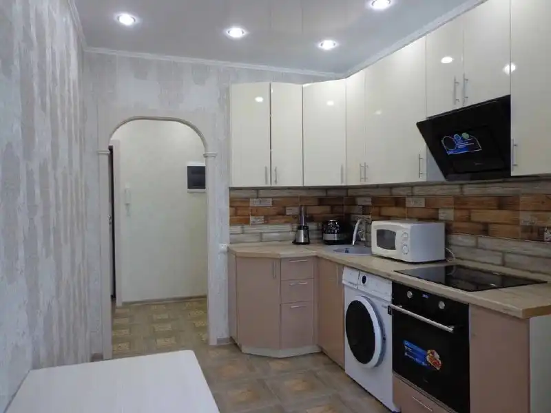 Сдам однокомнатную квартиру на Мельникайте 109/1 - Аренда (Недвижимость) в Тюмень