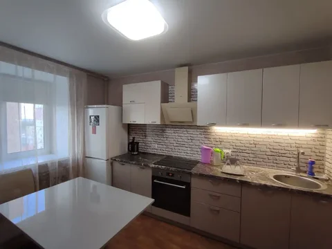 Сдам 1-комнатную квартиру на Энергостроителей 15 - Дома в Тюмень