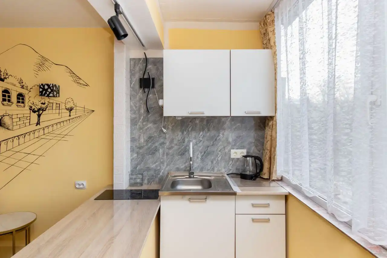 Сдам студию на Лесобазе, ул. Судостроителей 40 - Аренда (Недвижимость) в Тюмень