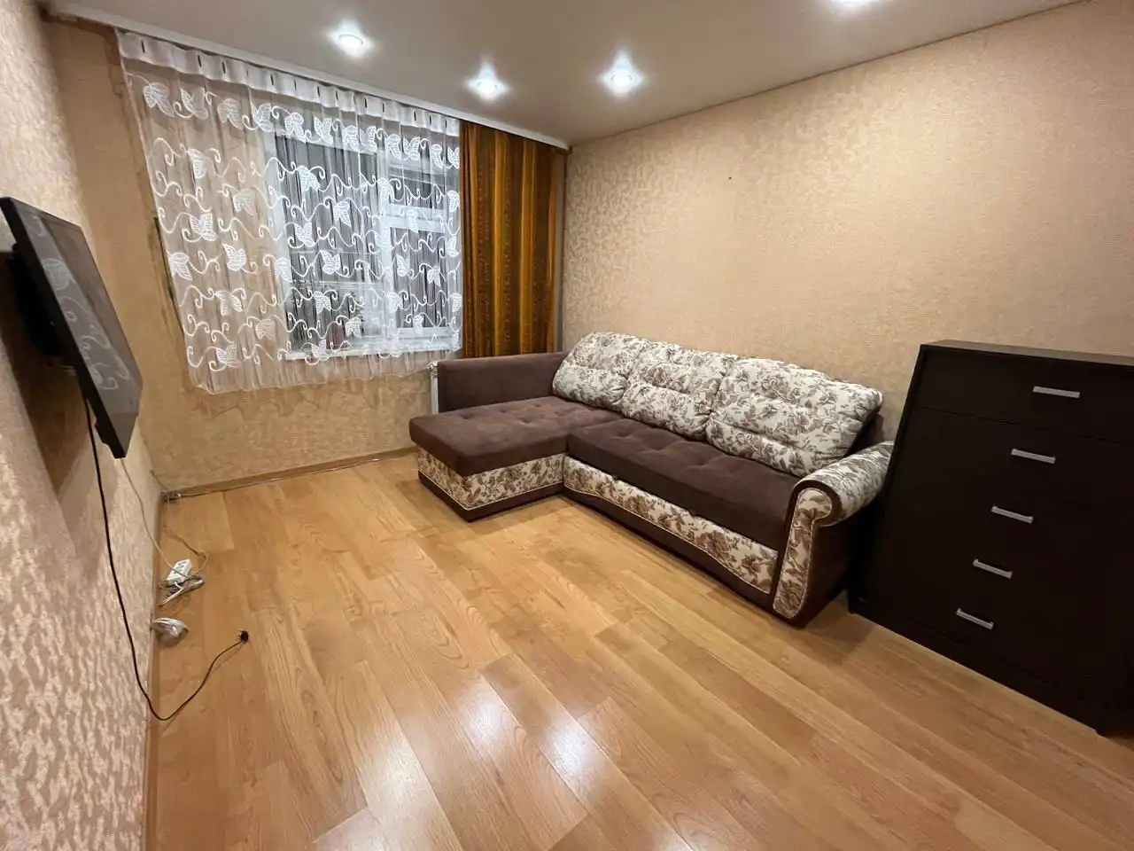 Сдается 2-комнатная квартира с мебелью в Тюмени - Аренда (Недвижимость) в Тюмень