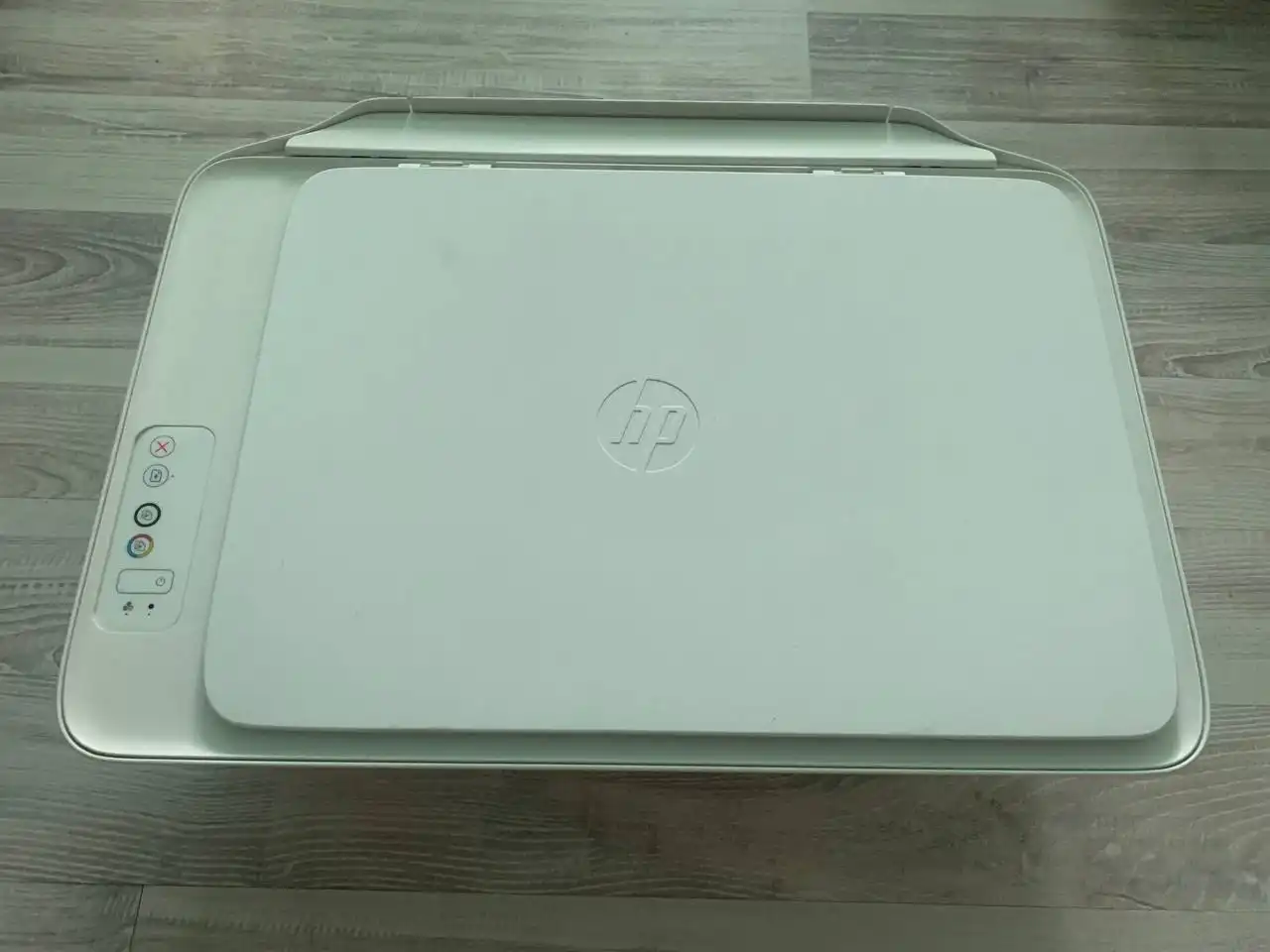 Цветной МФУ HP Deskjet 2320 с неисправностью картриджей