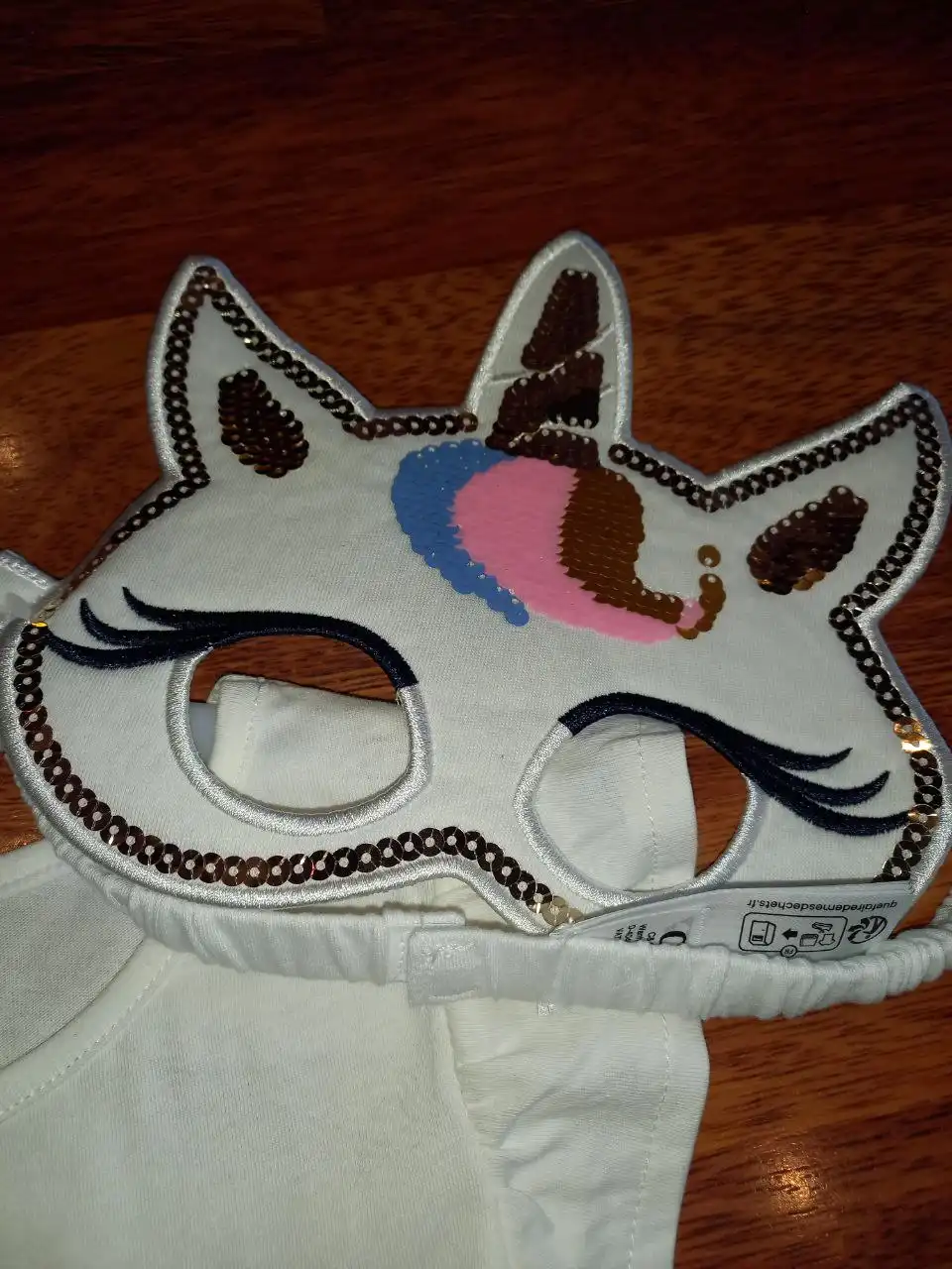 Нарядное платье C&A с маской-единорогом размер 110