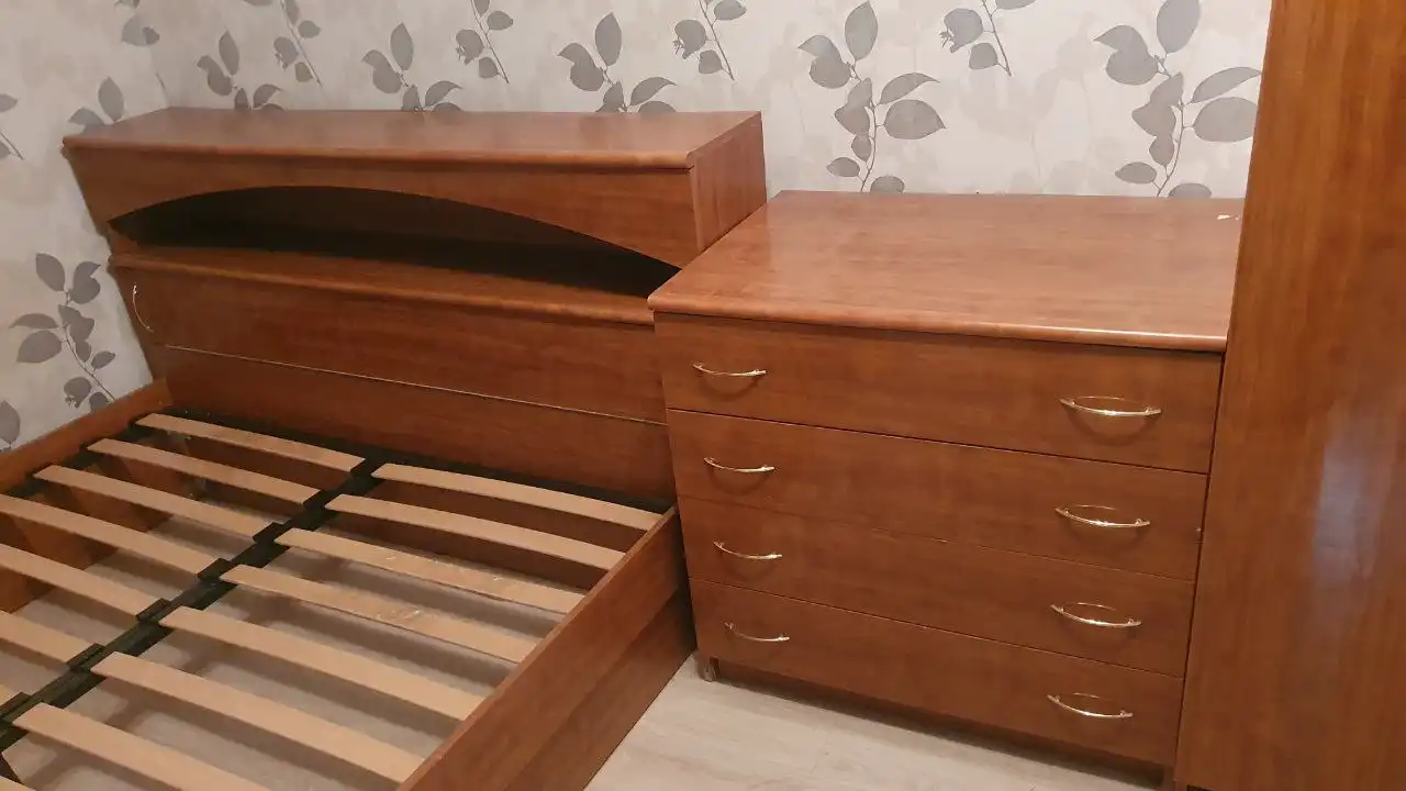 Продажа спаленного гарнитура