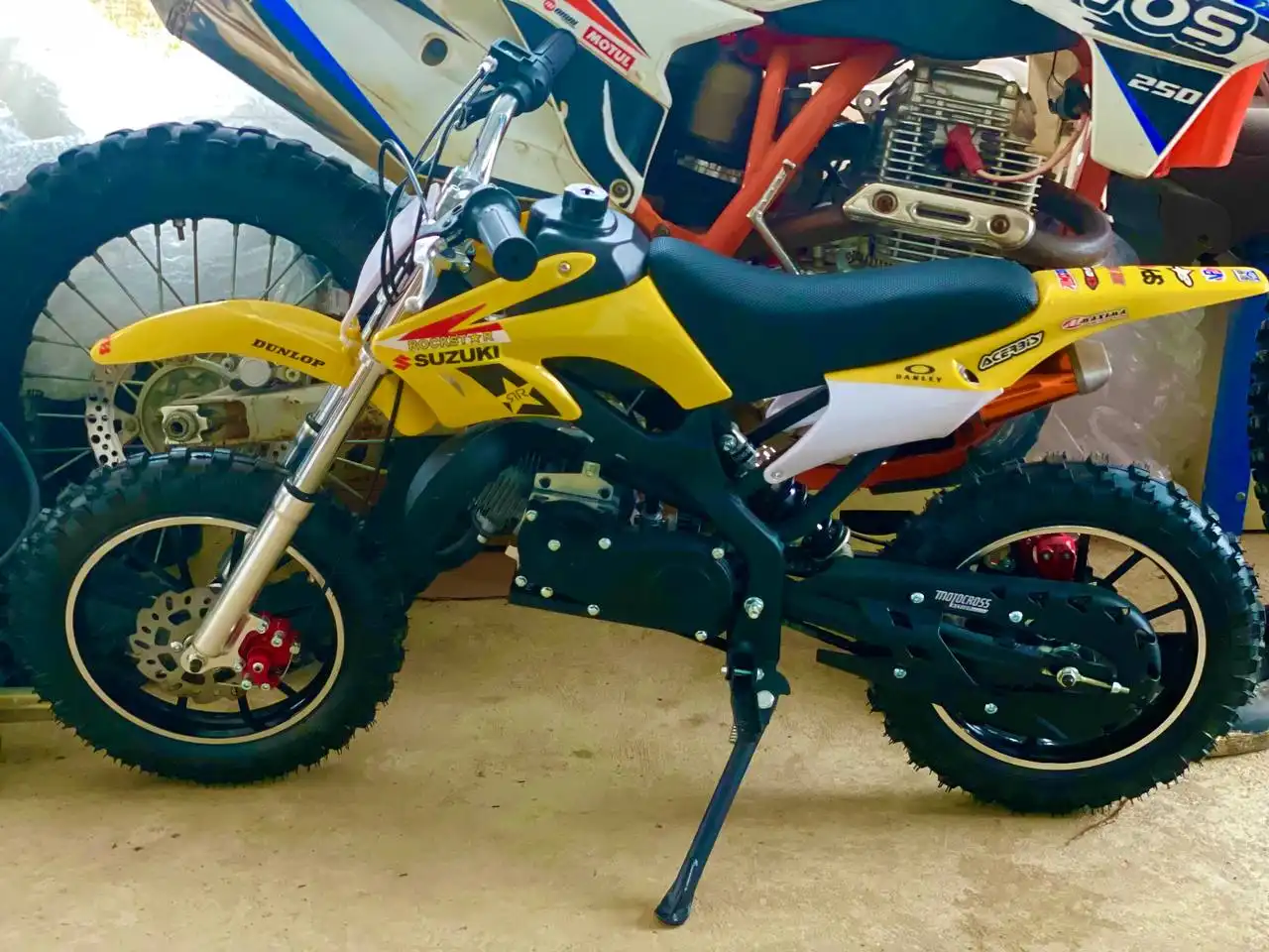 Детский бензиновый мотоцикл Suzuki реплика 50 куб.см