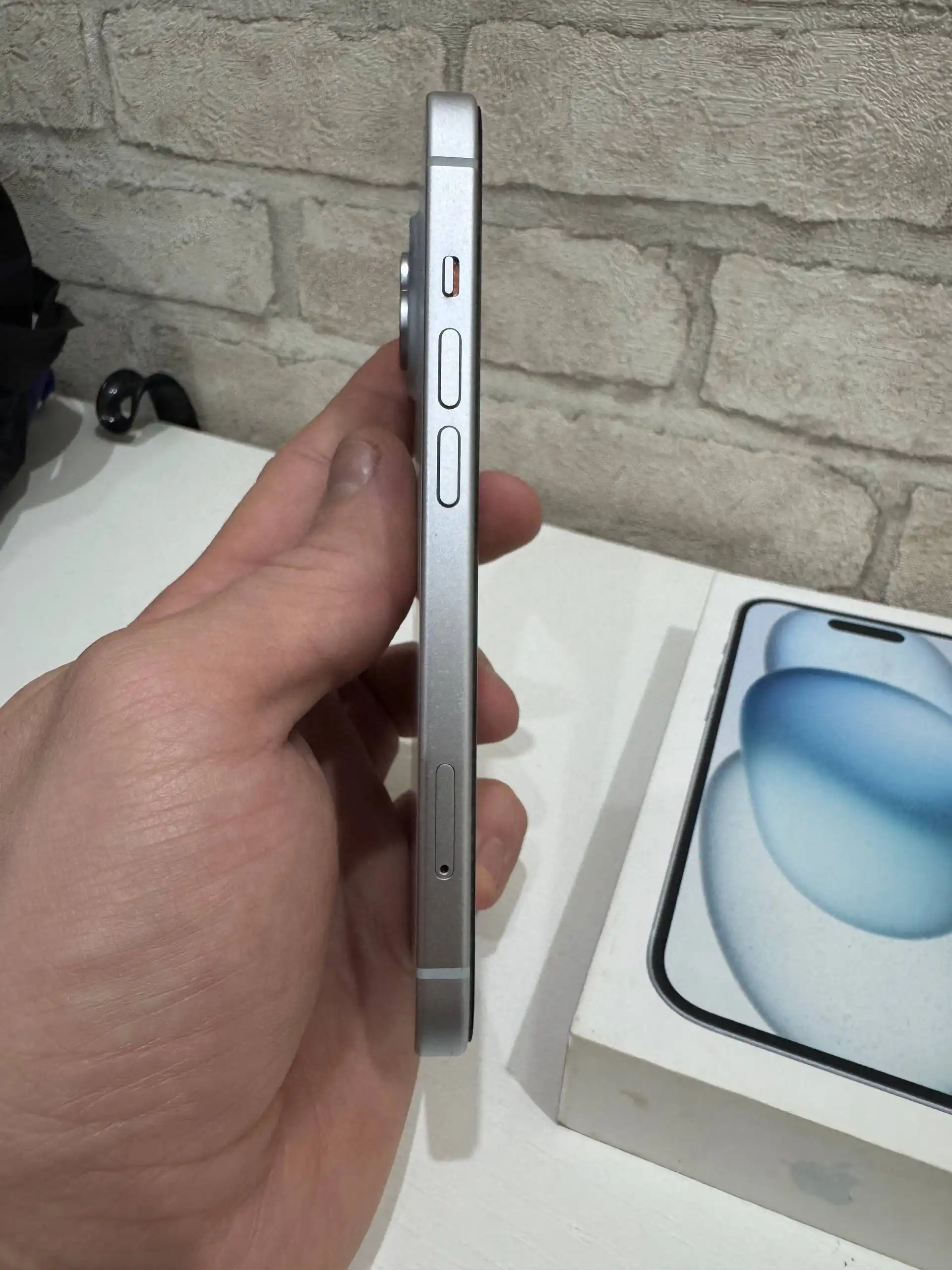 iPhone 15 128 ГБ в отличном состоянии